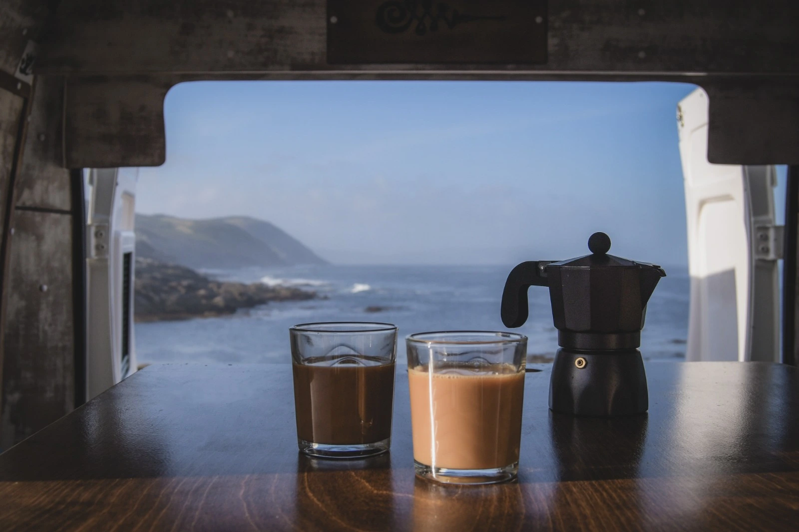 Despertar junto al-mar en Galicia. Alquiler de Camper y autocaravanas. As Caselas Camper